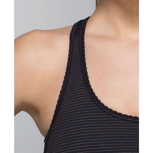 Lululemon 105 F Singlet (Seriously Light Luon) size 4
Black - Picture 5 of 13